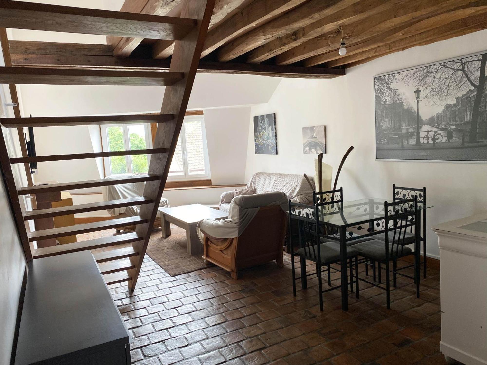 Appartement Tout Confort En Centre-Ville Cosne-Cours-Sur-Loire Luaran gambar